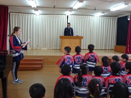 幼年消防クラブの認定式の様子